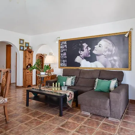 Rustica Con Piscina Privada 别墅 *