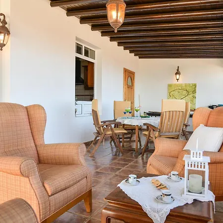 Rustica Con Piscina Privada Villa